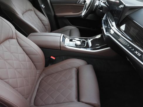 Certified 2025 BMW X5 xDrive40i w/ Executive Package AWD/4WD image 12