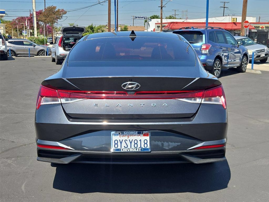 Used 2022 Hyundai Elantra SE w/ Cargo Package FWD image 28