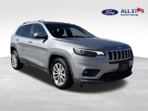 Used 2019 Jeep Cherokee Latitude w/ Popular Appearance Group image 1