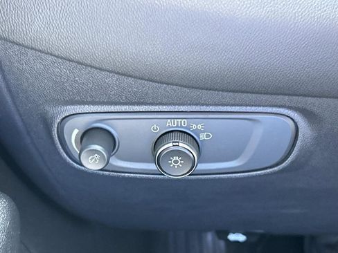 Used 2022 Chevrolet Equinox LT image 30