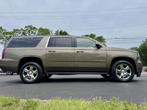 Used 2016 Chevrolet Suburban LT AWD/4WD image 4