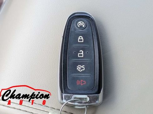 Used 2017 Lincoln Navigator Select RWD image 33