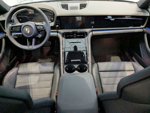 Certified 2025 Porsche Panamera image 21
