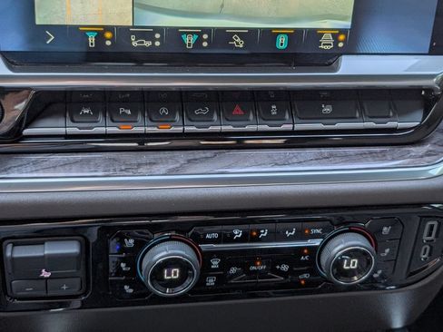 Certified 2022 Chevrolet Silverado 1500 LTZ w/ Technology Package RWD image 10
