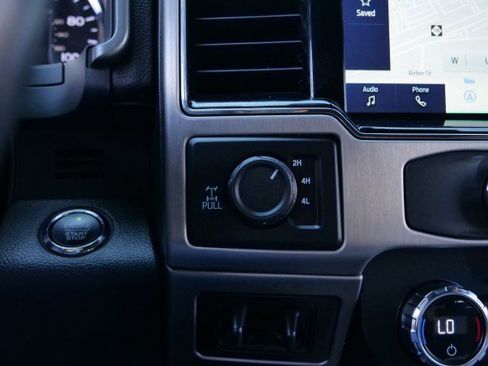 Used 2022 Ford F250 Platinum w/ Tremor Off-Road Package AWD/4WD image 17
