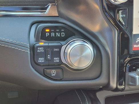 Used 2024 RAM 1500 Limited AWD/4WD image 18