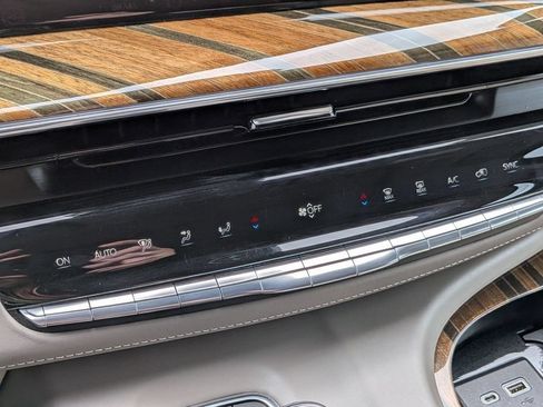 Used 2023 Cadillac Escalade Sport Platinum AWD/4WD image 24