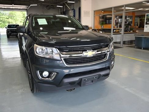 Used 2019 Chevrolet Colorado LT w/ LT Convenience Package RWD image 3