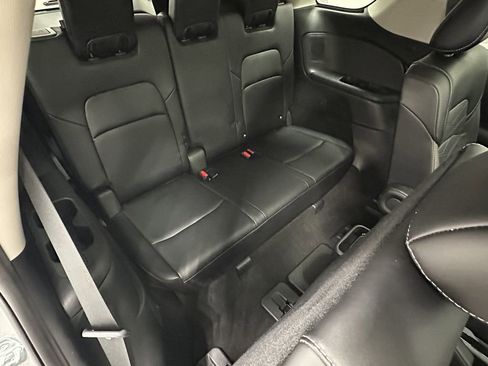 Used 2023 Nissan Pathfinder Platinum image 18