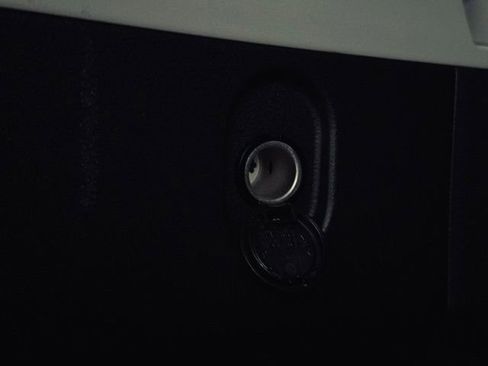 Used 2022 Nissan Rogue SV image 11