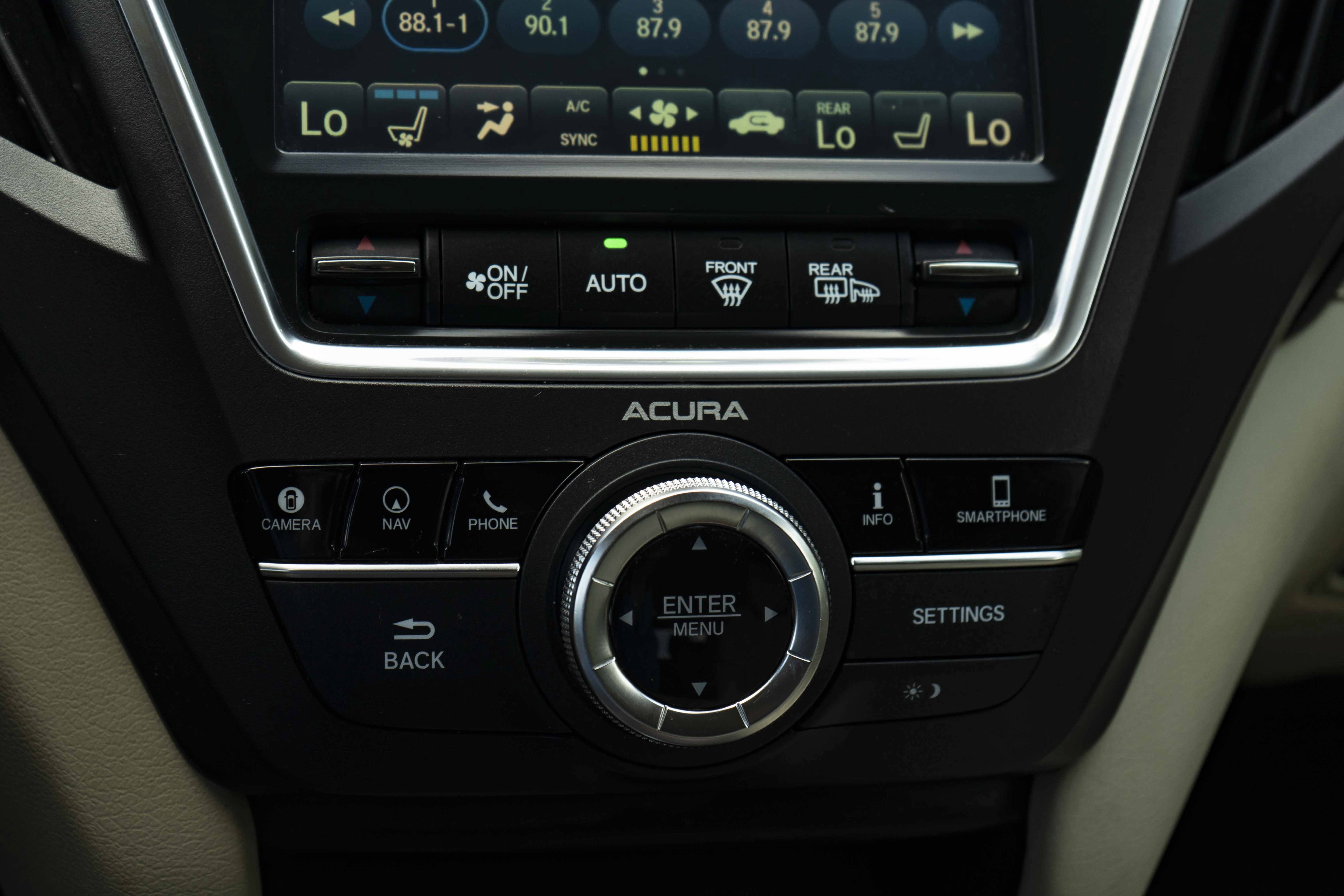 Used 2018 Acura MDX w/ Advance Package FWD image 32