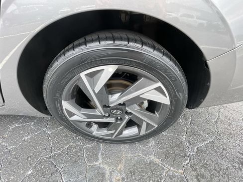 Used 2024 Hyundai Elantra Limited FWD image 32
