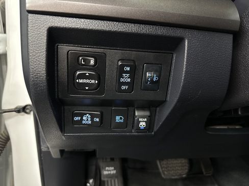 Used 2020 Toyota Tundra SR5 w/ TRD Off-Road Package image 35