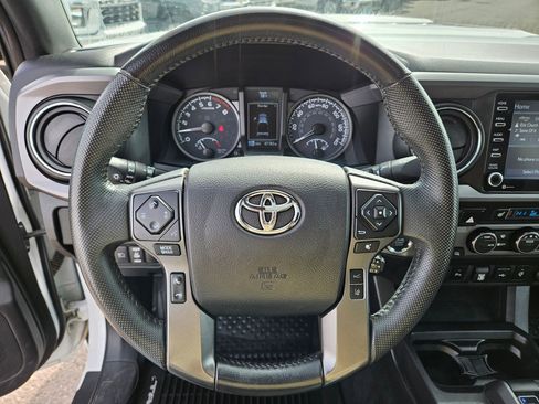 Used 2021 Toyota Tacoma TRD Sport w/ TRD Premium Sport Package AWD/4WD image 17