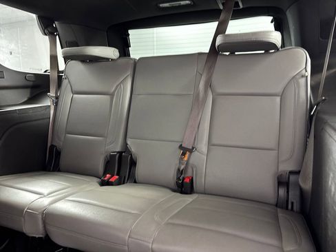Used 2023 GMC Yukon SLT image 30