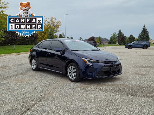 Used 2025 Toyota Corolla LE w/ Convenience Package FWD image 4