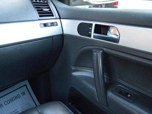 Used 2009 Volkswagen Touareg VR6 image 56