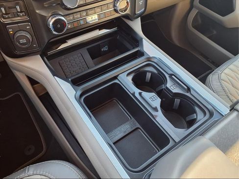 Used 2025 Ford F450 Platinum w/ Platinum Plus Package image 11