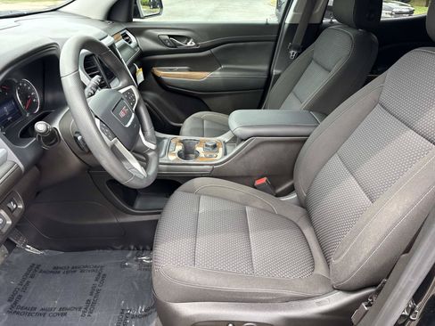 Used 2023 GMC Acadia SLE w/ Driver Convenience Package FWD image 15
