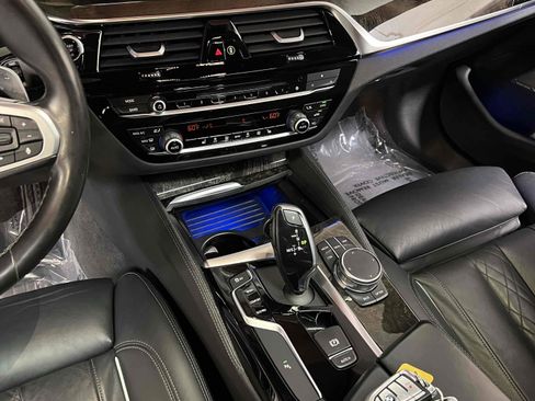 Used 2019 BMW 540i w/ M Sport Package image 40