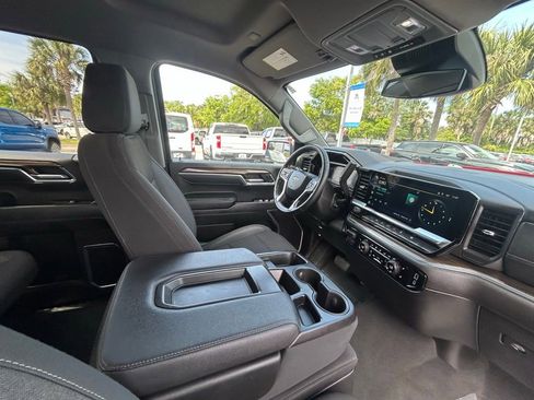 Used 2025 Chevrolet Silverado 1500 LT RWD image 22