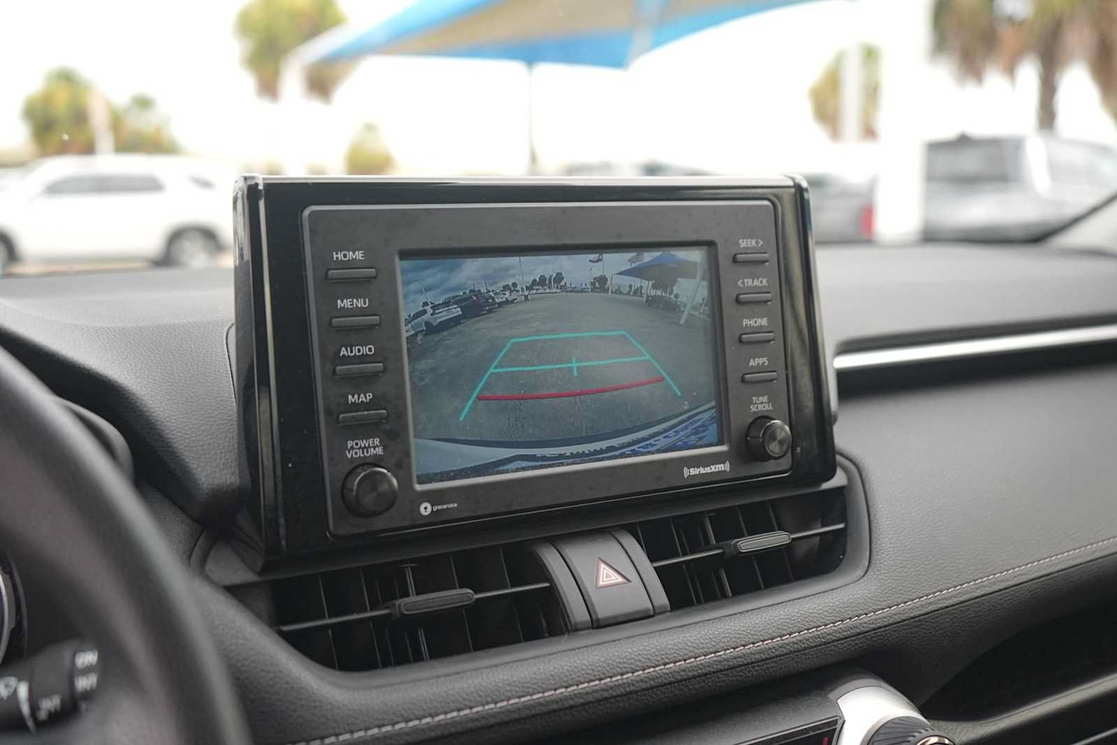 Used 2021 Toyota RAV4 XLE w/ Convenience Package FWD image 3