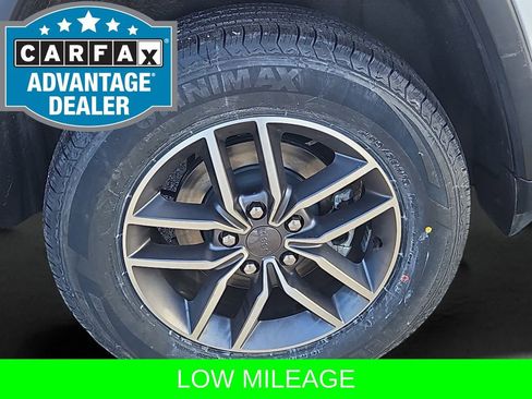 Used 2022 Jeep Grand Cherokee Limited image 27