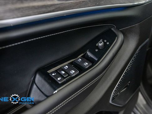 Used 2021 Jeep Grand Cherokee L Overland w/ Luxury Tech Group IV AWD/4WD image 12