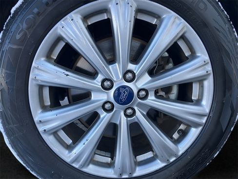 Used 2018 Ford Escape Titanium w/ Ford Safe & Smart Package image 9