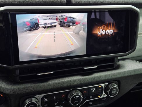 Used 2024 Jeep Wrangler Unlimited Sport AWD/4WD image 19