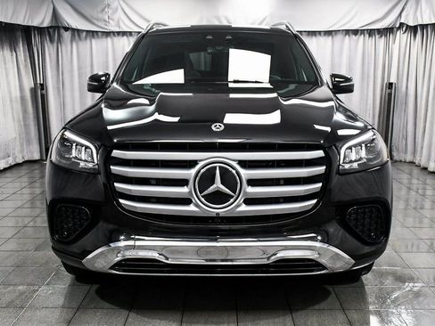 Used 2025 Mercedes-Benz GLS 450 4MATIC image 2