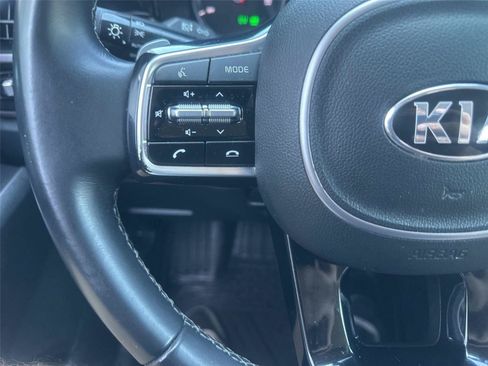 Used 2021 Kia Sorento S FWD image 24