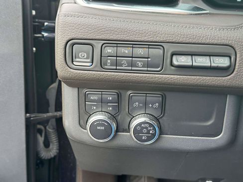 Used 2024 GMC Yukon Denali image 21