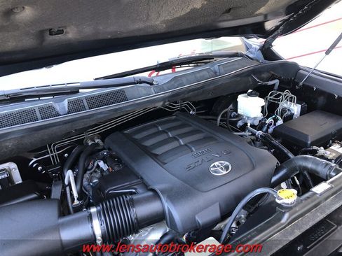 Used 2015 Toyota Tundra SR5 AWD/4WD image 24