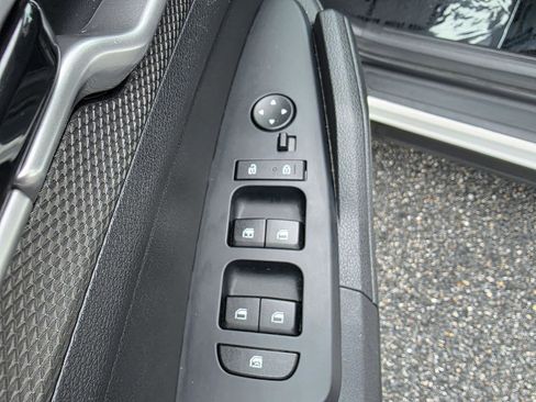 Used 2023 Kia Sportage LX image 10