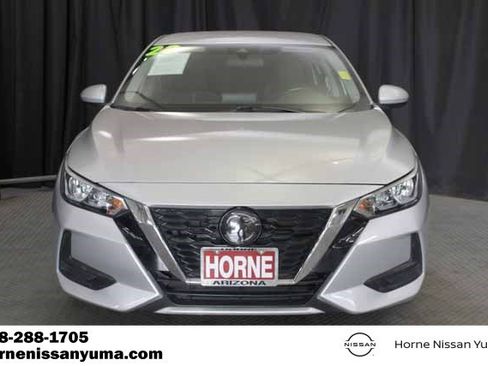 Used 2022 Nissan Sentra SV FWD image 2