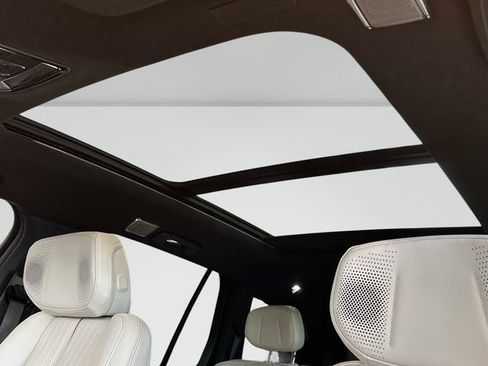 New 2026 Cadillac Vistiq Luxury w/ LPO, Floor Liner Package AWD/4WD image 9