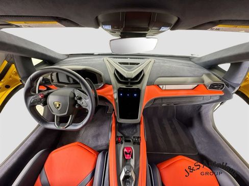 Used 2025 Lamborghini Revuelto AWD/4WD image 28