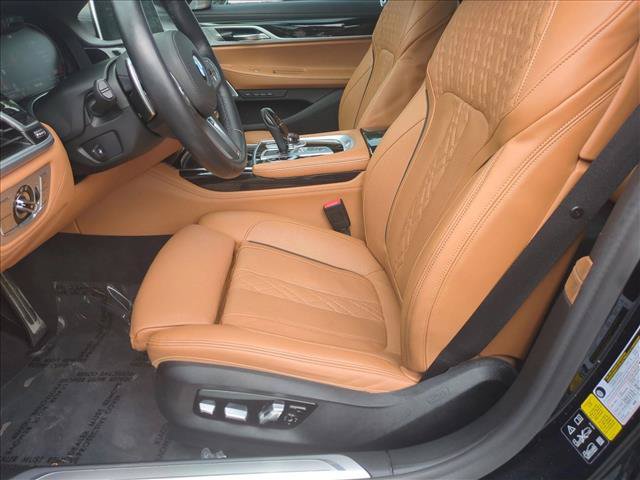 Used 2021 BMW 750i xDrive w/ Executive Package AWD/4WD image 17