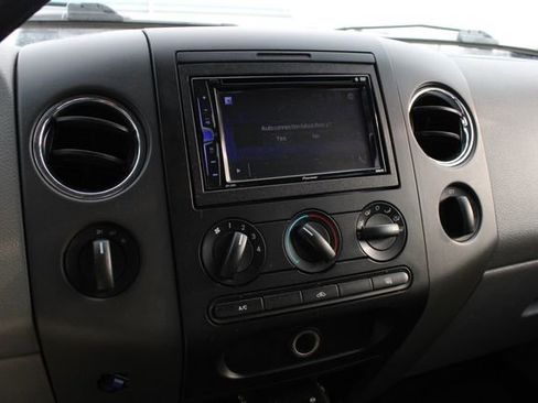 Used 2006 Ford F150 XLT image 12