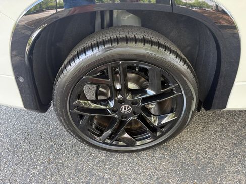 New 2026 Volkswagen Tiguan SE R-Line AWD/4WD image 23