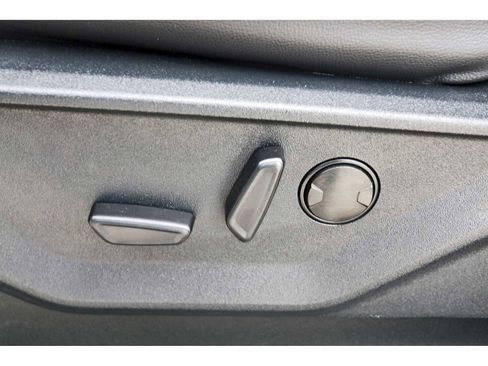 Used 2025 Ford F150 Lariat AWD/4WD image 27