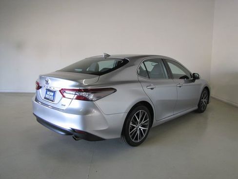 Used 2023 Toyota Camry XLE FWD image 24