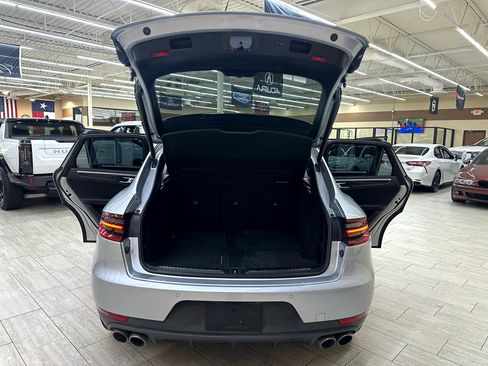 Used 2016 Porsche Macan S image 12