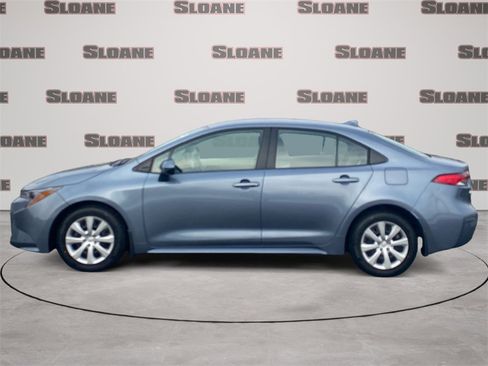 Used 2025 Toyota Corolla LE image 2