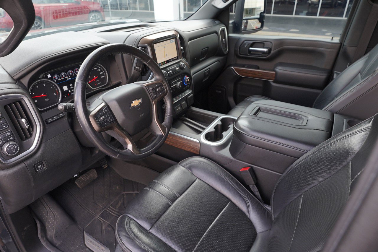 Certified 2020 Chevrolet Silverado 3500 High Country w/ Technology Package AWD/4WD image 17