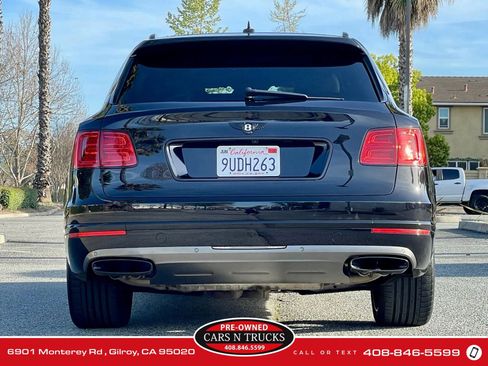 Used 2017 Bentley Bentayga image 35