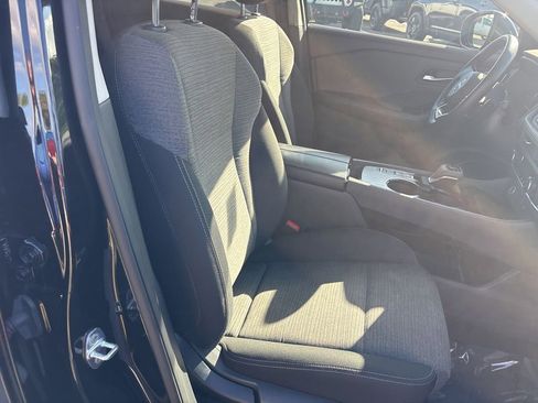 Used 2023 Nissan Rogue SV image 19