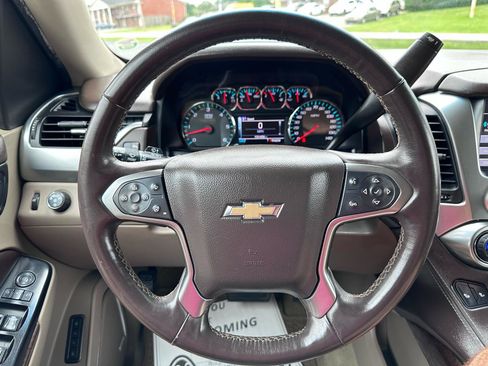 Used 2016 Chevrolet Suburban LT RWD image 33