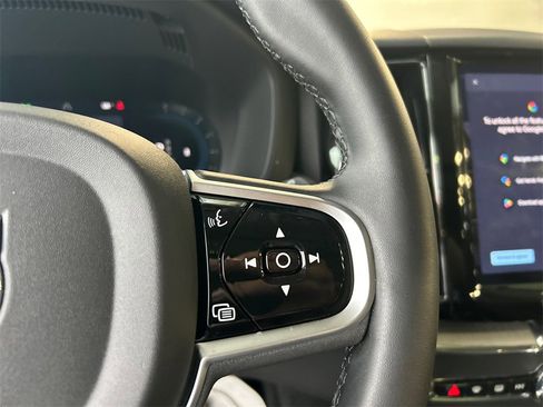 Certified 2025 Volvo XC60 B5 Plus image 13